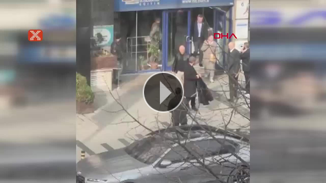  Sadettin Saran �zel laboratuvardan ��karken g�r�nt�lendi