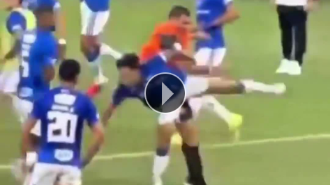 Harp gibi derbi: 23 futbolcu k�rm�z� kart g�rd�!