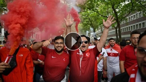 Nostalji: Almanya sokaklar�nda Mehter Mar��!