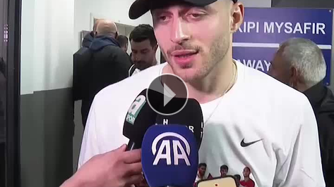 Bar�� Alper Y�lmaz: 'Horonlar ettik, halaylar �ektik i�eride...'