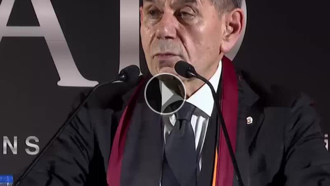 Dursun �zbek: 'Zor d�nemlerden ge�iyoruz'