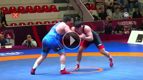 Rakibi tokat att�, R�za Kayaalp finale y�kseldi