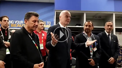 Infantinoa'dan �ran'a soyunma odas�nda mesaj!