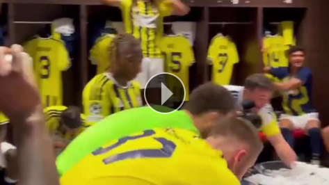 Fenerbah�e'den Lyon'da b�y�k kutlama!