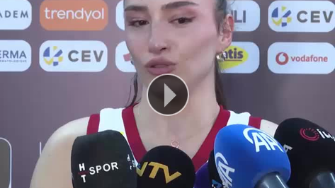 Saliha �ahin: '�ki kupa i�in �ok mutluyuz'