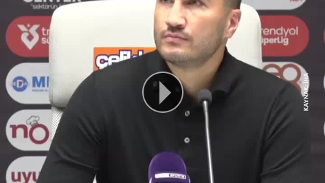 Nuri �ahin'in bas�n toplant�s�nda �arp�c� anlar!