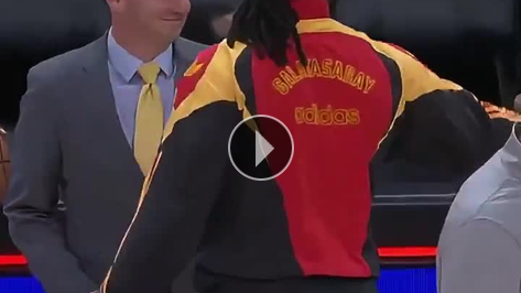 NBA y�ld�z�, retro Galatasaray e�ofman�yla