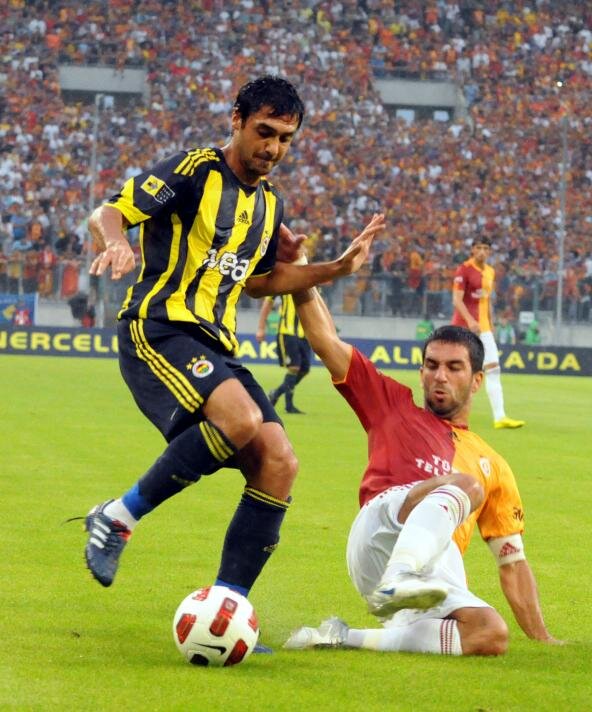 �LK KEZ ALMANYA'DA DERB�!