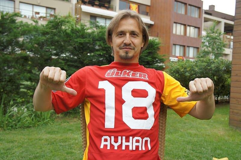 Son dönemde hem Beşiktaş hem de Galatasaray'da forma giyen ...