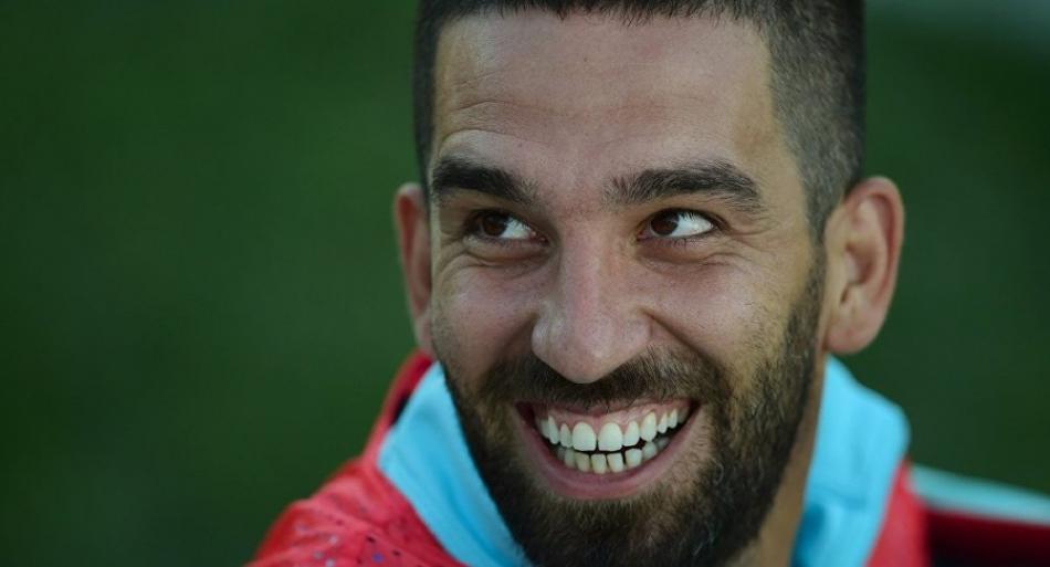Arda Turan'ın Başakşehir'e transfer olmasıyla ...