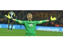 Muslera ve Cenk haftann takmnda Galerisi