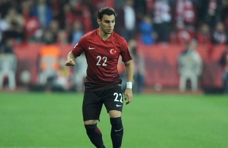 Galatasaray ve Beşiktaş'ın gözdesi Kaan Ayhan için istenen ...