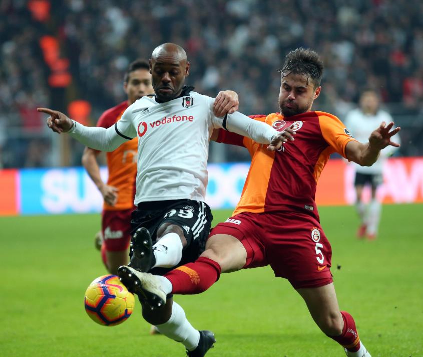 Galatasaray Besiktas Derbisini Yazarlardan Yorumladi Sporx Galeri