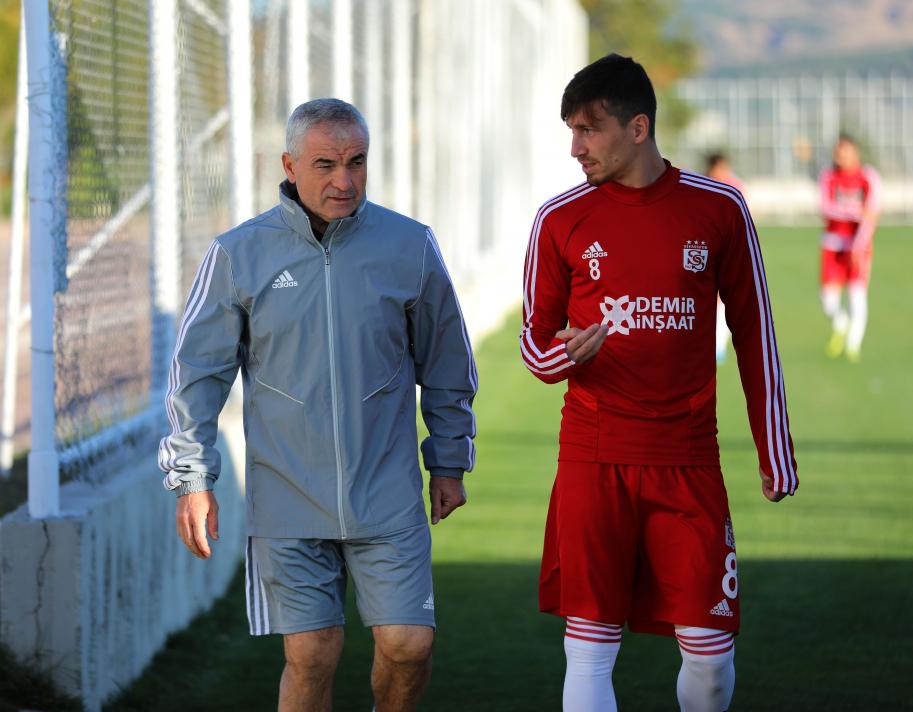 Riza Calimbay Mert Hakan Yandas In Transferini Acikladi Sporx Galeri