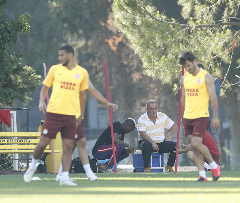 Galatasaray Da 3 Isim Satilik Sporx Galeri