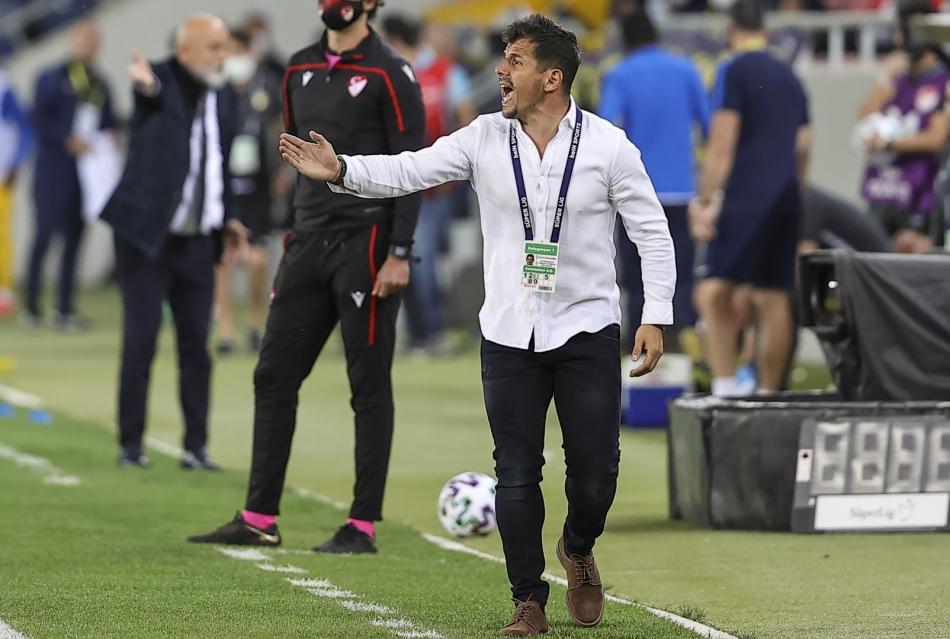 Emre Belozoglu Listeyi Hazirladi Iste Yeni Sezon Plani Sporx Galeri