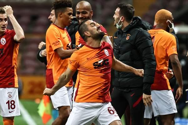 Arda Turan Nasil Sevdigimi Anlatamam Sporx Galeri