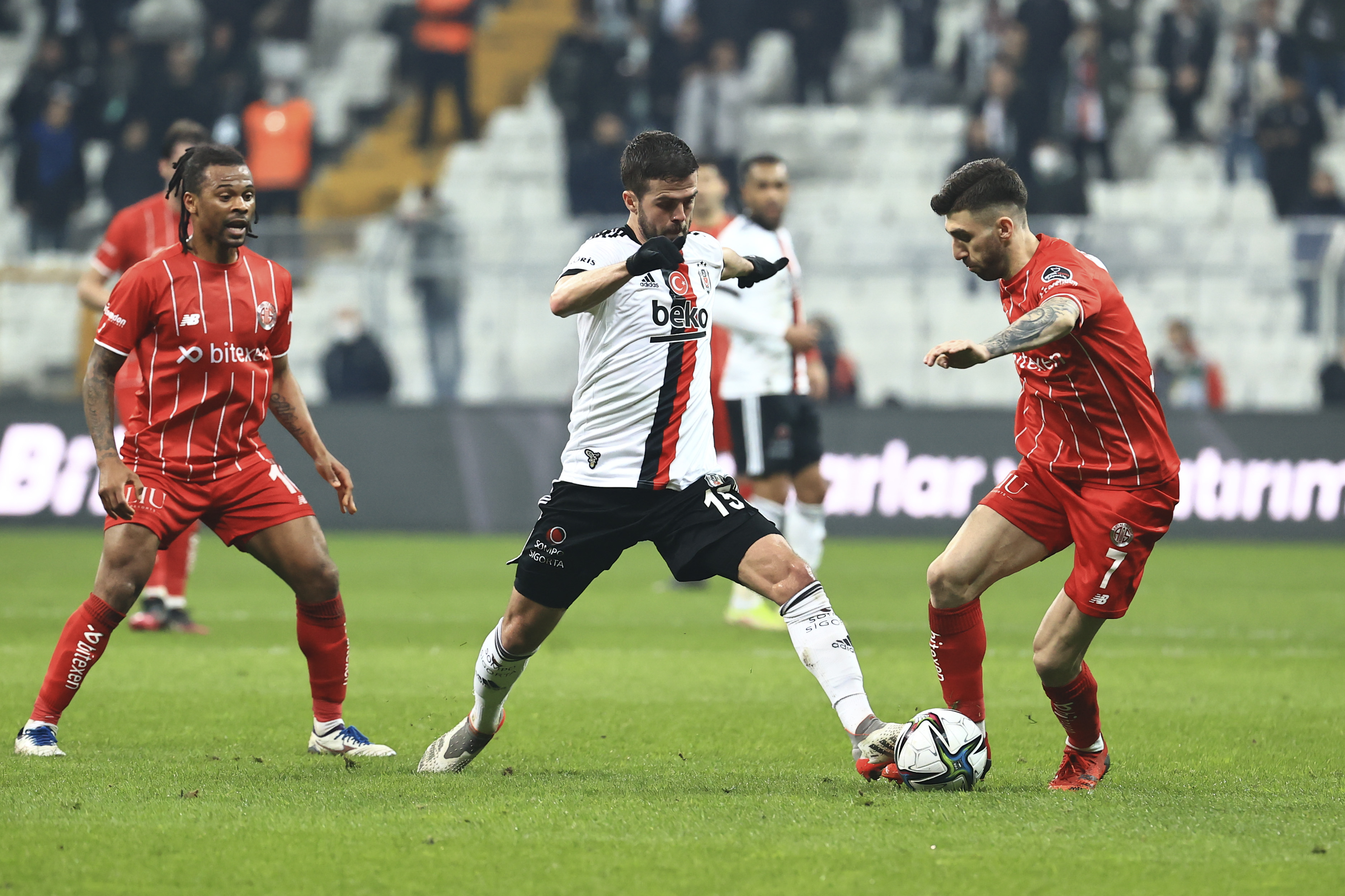 ANTALYASPOR SAVUNMASI Man Yldz