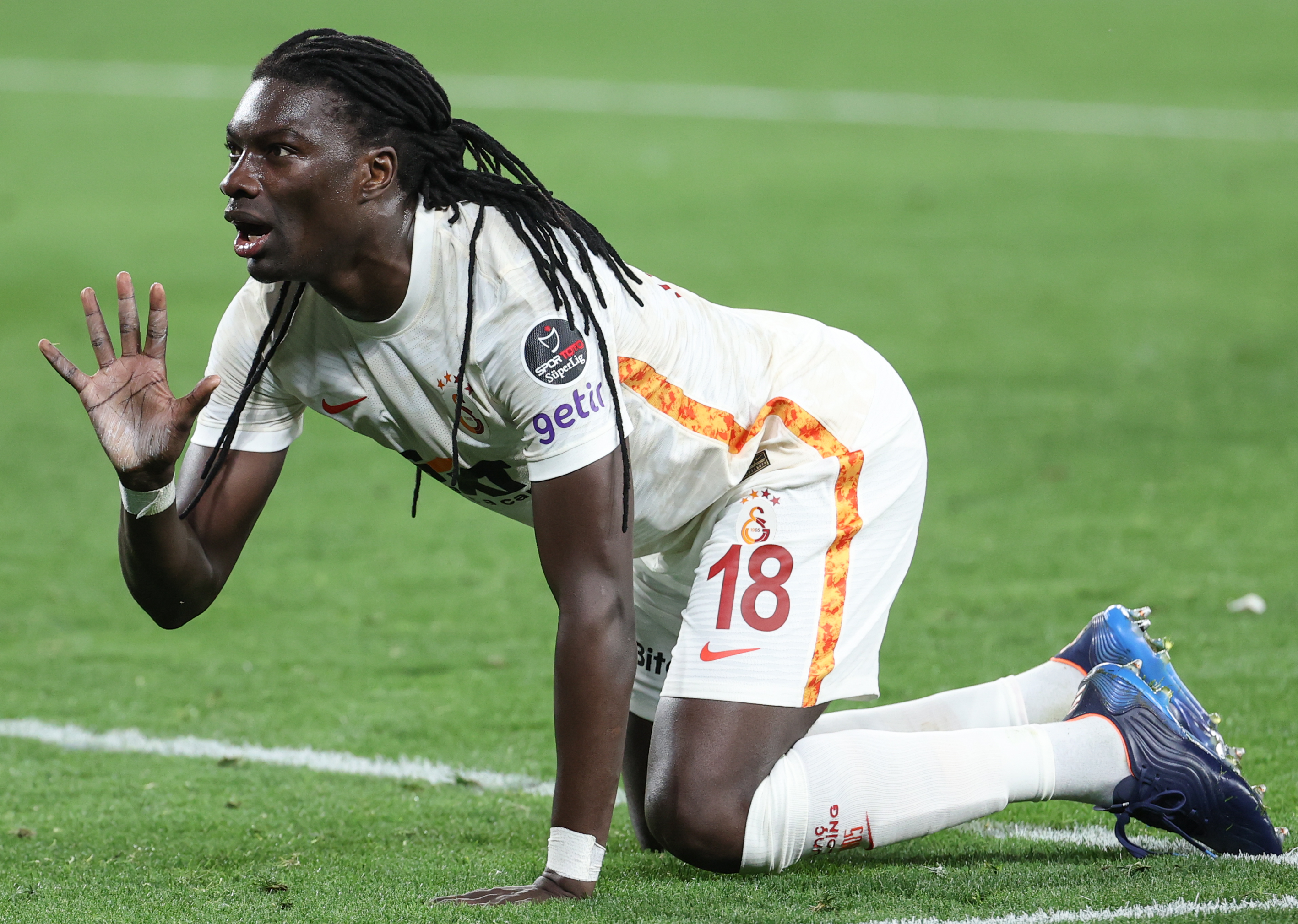 BAFETIMBI GOMIS Man Yldz