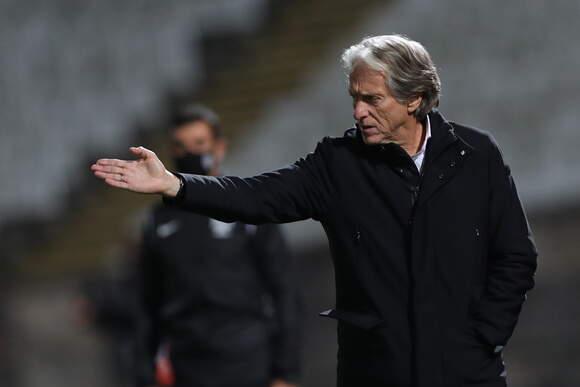 4 İSİM LİSTEDE
Jorge Jesus'un listesinde Güney Amerika'dan 4 futbolcu olduğu iddia ediliyor.