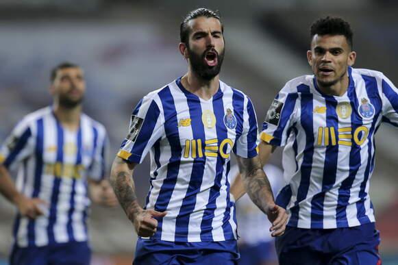 FENERBAHÇE'DE ORTA SAHAYA YENİ İSİM
Transfer çalışmalarını sürdüren Fenerbahçe, geçtiğimiz sezonu kiralık olarak Roma'da tamamlayan Portekizli oyuncu Sergio Oliveira'yı gündemine aldı.