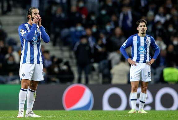 DAHA ÖNCE BİRLİKTE ÇALIŞTILAR
Fenerbahçe'de Jorge Jesus ile çalışma fırsatının yanında, daha önce PAOK'ta birlikte çalıştığı Mario Branco ile iyi ilişkileri bulunan Sergio Oliveira, kısa süre önce sosyal medyadan Mario Branco ile fotoğraf paylaşarak aralarındaki ilişkinin ne kadar iyi olduğunu göstermişti.