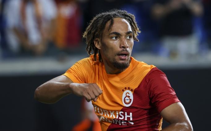 İKİNCİ BİR ŞANS VERECEK
Halihazırda kanat bölgesine 1 takviye isteyen Okan Buruk, Kerem’in satılması durumunda ise 1 transfer daha talep edebilir. Başarılı çalıştırıcı, geçtiğimiz sezon beklentilerin altında kalan Emre Kılınç, Cicaldau, Morutan ve Sacha Boey gibi isimlere de ikinci bir şans verecek ve kampta bu oyuncularla yakından ilgilenecek. (Fanatik)