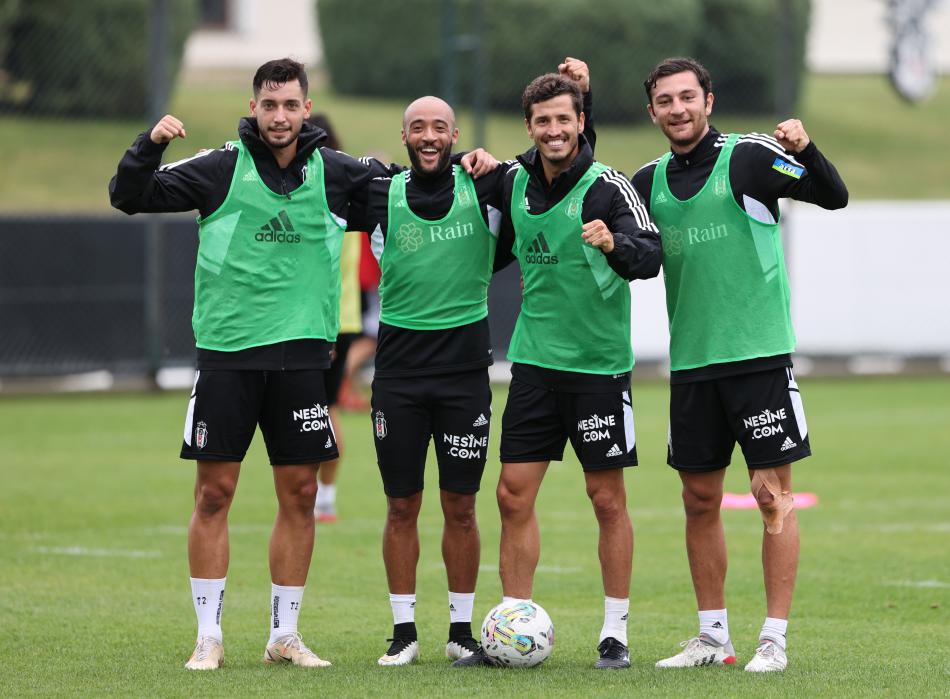 TEK HEDEF GALİBİYET
Beşiktaş, milli maçlar sebebiyle verilen aradan sonra ezeli rakibi Fenerbahçe ile karşılaşacak. 2 Ekim Pazar günü Vodafone Park'ta oynanacak maçta siyah-beyazlılar galibiyet hesapları yapıyor.