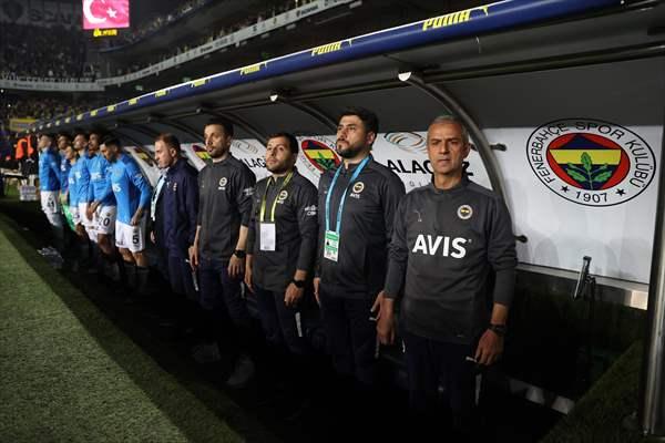 SAMSUNSPOR ÇOK İSTİYOR
İsmail Kartal Fenerbahçe'de geçirdiği harika periyodun ardından birçok takımdan teklifler almış ancak anlaşma sağlanamamıştı. Bayram Bektaş ile yollarını ayıran Samsunspor'da taraftarlar teknik direktörlük koltuğuna İsmail Kartal'ın getirilmesini istiyor.