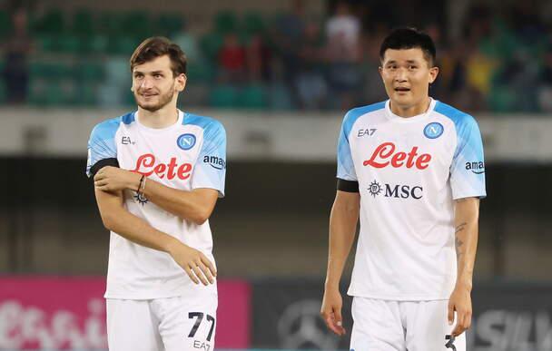 MILAN MAÇINDA İNANILMAZ MÜDAHALE
Napoli formasıyla da başarılı performansına devam eden Kim, İtalya'da da gündem oldu. Son olarak Milan'ı deplasmanda yenerek Serie A'nın zirvesine çıkan ve yaptığı hayati müdahale ile Napoli'nin galibiyetinde büyük rol oynayan Koreli yıldızla ilgili flaş bir iddia gündemi sarstı.