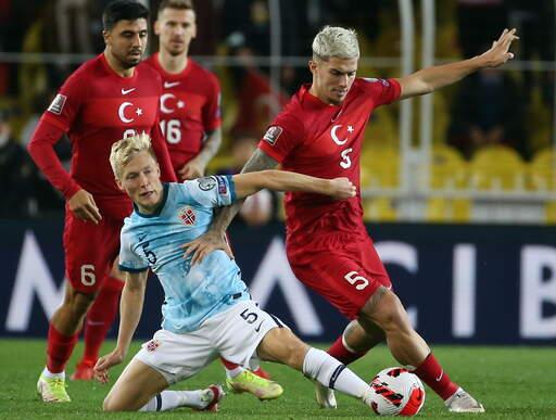 BERAT ÖZDEMİR
Trabzon'dan Suudi Arabistan'ın Ettifaq takımına giden ön libero Berat Özdemir.