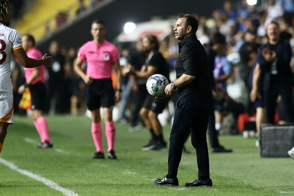 YERLİ KULLANMA KARARI
Galatasaray’da yerli denkleminde Okan Buruk’un elini rahatlatacak formül belli oldu. Buruk, sol bekte yerli kullanma kararı aldı.