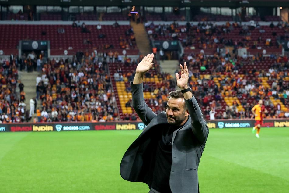 EMRE TAŞDEMİR KARARI
Galatasaray Teknik Direktörü Buruk, 8+3 kuralında sol beki yerlileştirme kararı aldı. Kazımcan’ın henüz zamana ihtiyacı bulunduğunu düşünen Buruk, Aanholt’un yerine Emre Taşdemir’i oynatmayı planlıyor.