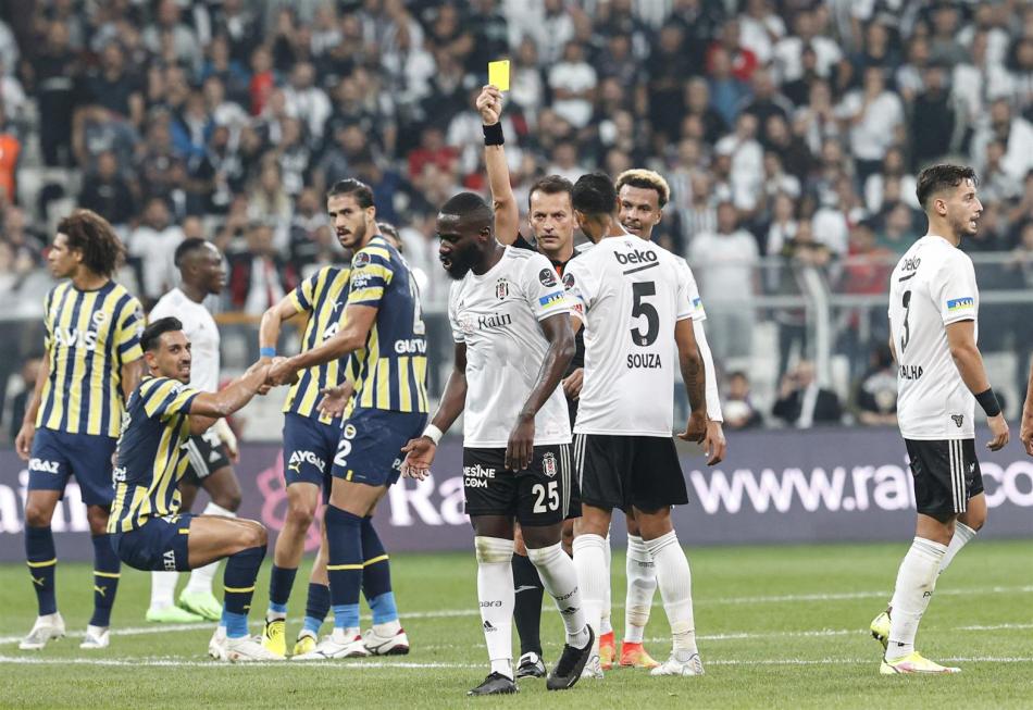 ZORUNLU SATIN ALMA OPSİYONU VAR
Ancak Beşiktaş’ın West Ham United’dan sezon sonuna kadar kiralık olarak kadrosuna kattığı 29 yaşındaki oyuncunun zorunlu satın alma opsiyonu olduğu ortaya çıktı.