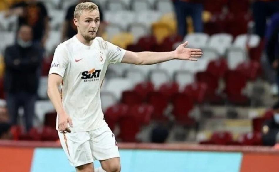GALATASARAY, 7 MİLYON EURO ÖDEDİ
Galatasaray'ın Kopenhag'dan 7 milyon euro'ya transfer ettiği Victor Nelsson, sarı kırmızılı formayla toplam 59 maça çıktı ve performansıyla Danimarka'nın Dünya Kupası kadrosuna da seçildi.
