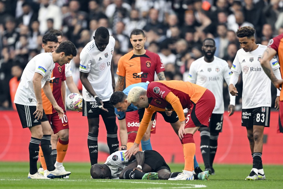 Beşiktaş JK on X: Beşiktaşımız, Süper Lig'in 9. haftasında Galatasaray  Spor Kulübünü 1-0 mağlup etti. 🔥💪🦅 #BJKvGS  / X