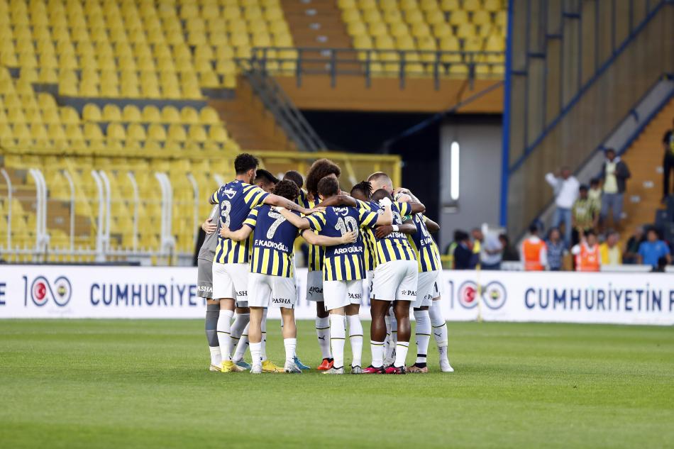 YAZARLARDAN FENERBAHE YORUMLARI