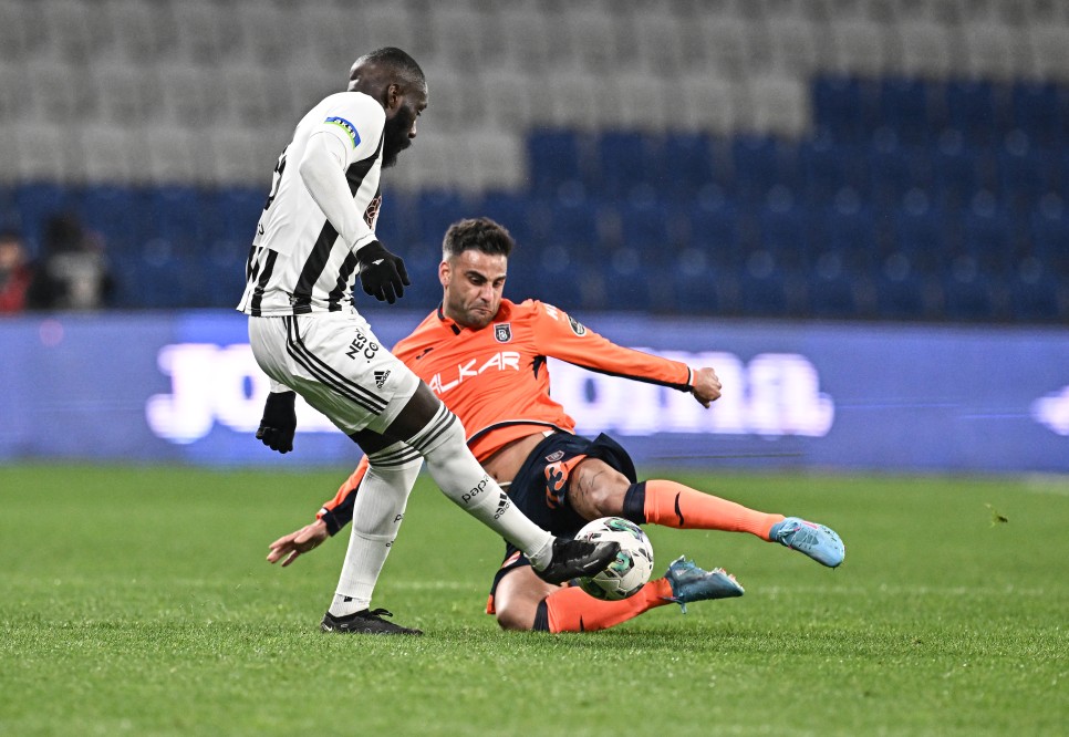 BEŞİKTAŞ'TA LİSTE BAŞI: DENİZ TÜRÜÇ