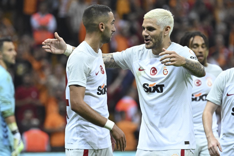 HAKİM ZİYECH ÖVGÜSÜ
