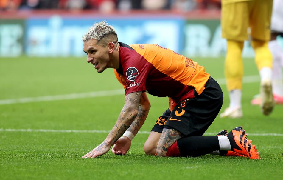 LUCAS TORREIRA