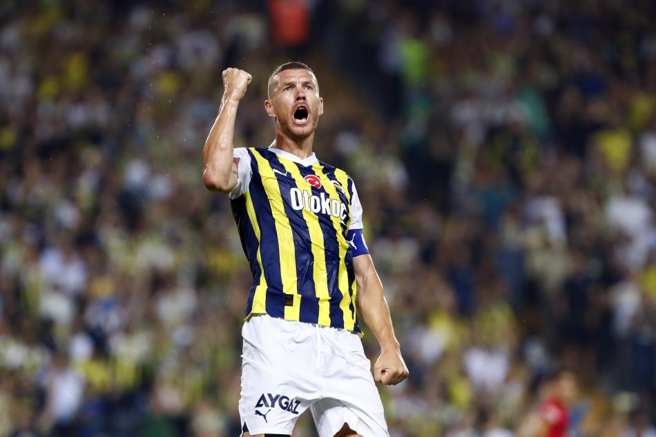 KADIKY'DE BAROL DZEKO