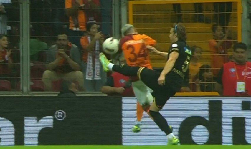 PENALTI MI?