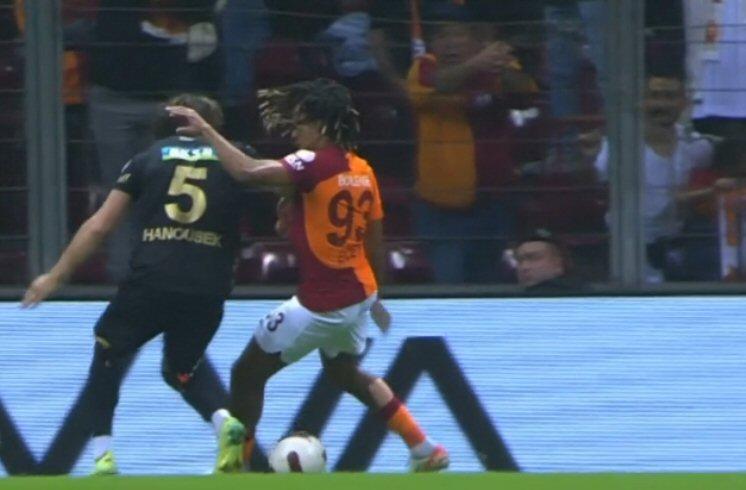 BOEY, PENALTI VAR MI?