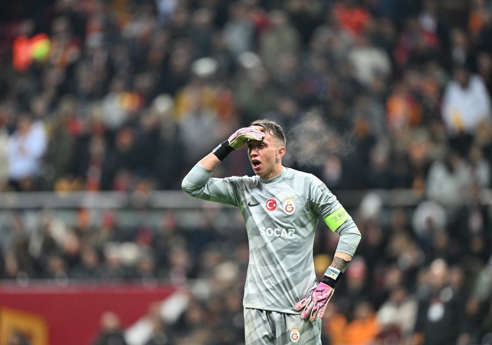 1 FERNANDO MUSLERA