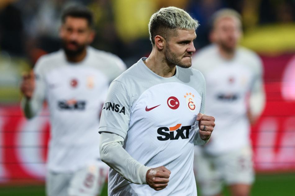 ''GALATASARAY RAKB ISIRIYOR''