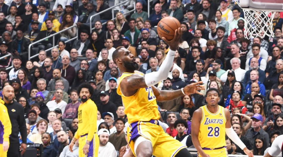 LAKERS 116-112 CLIPPERS