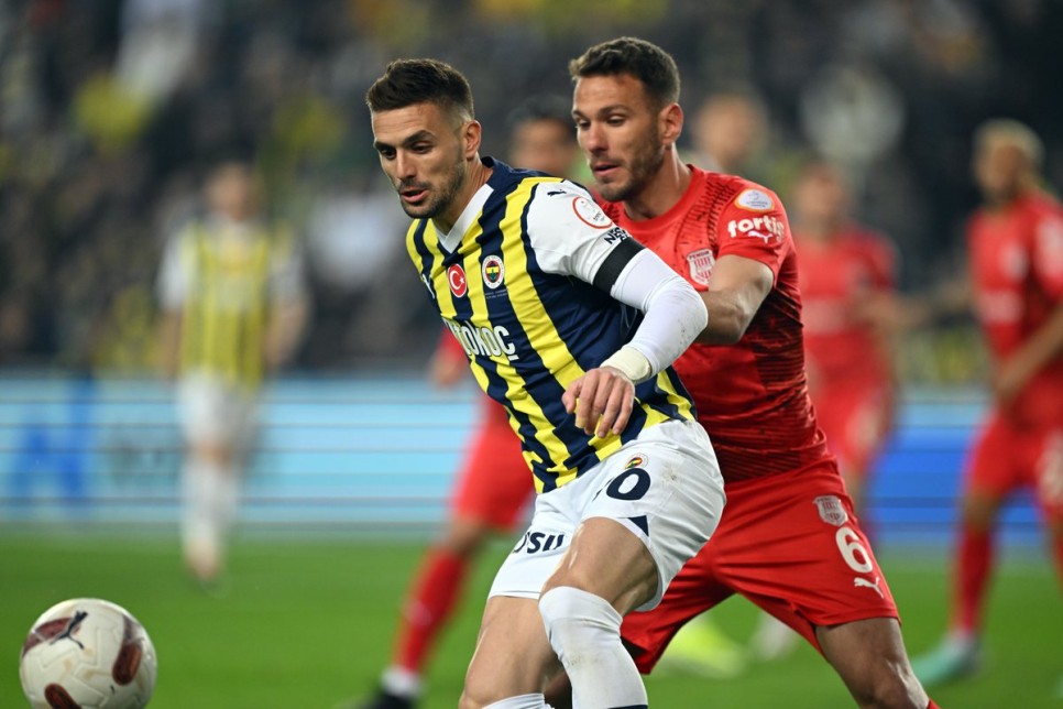 YAZARLARIN FENERBAHE YORUMLARI