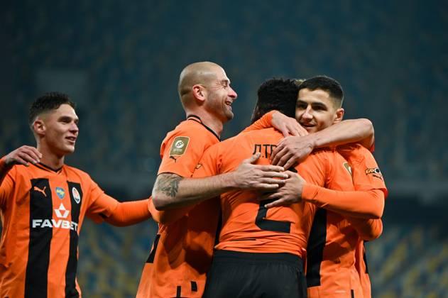 26- SHAKHTAR: 63.000 PUAN