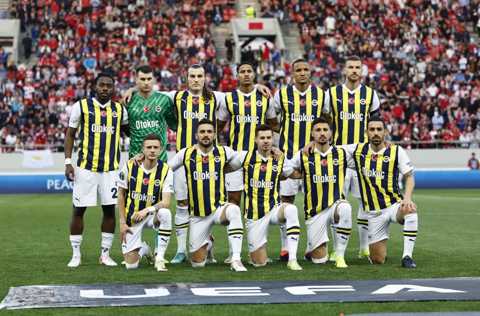 YAZARLARDAN FENERBAHE YORUMLARI