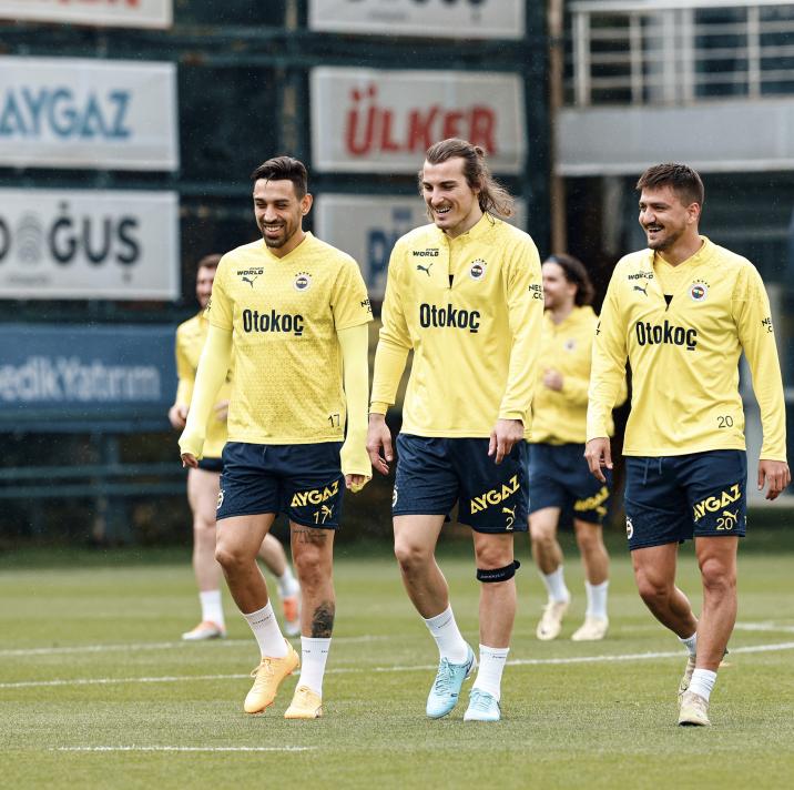 FENERBAHE'DE HAZIRLIKLAR SRYOR